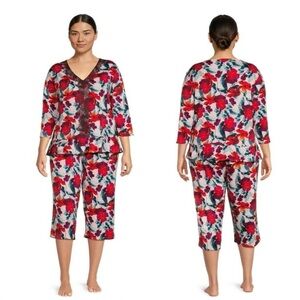 The Pioneer Women Pajamas Set 3/4 Sleeve V-Neck Top and Cropped Pant Floral S